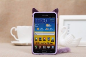 una-cover-con-orecchie-e-coda-da-gatto