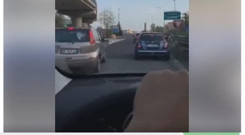 ragazza inseguita.jpg